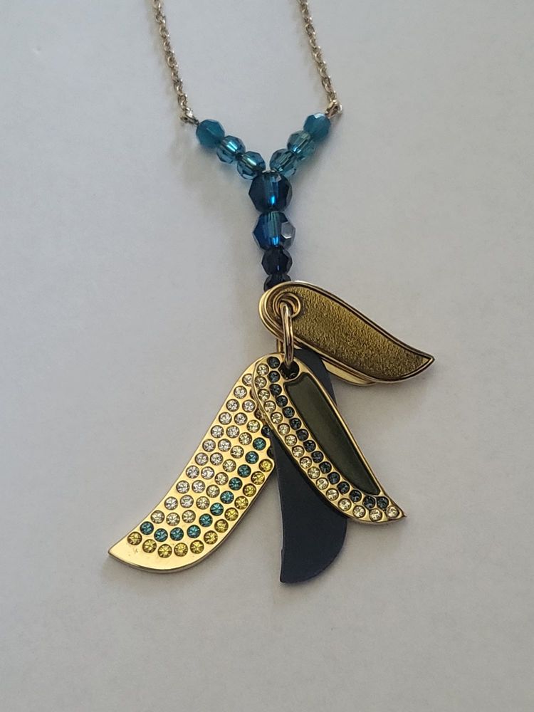Колие Swarovski.