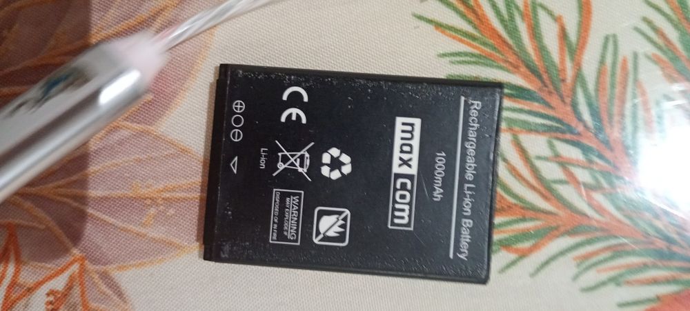 Maxcom telefon cu butoane mm320