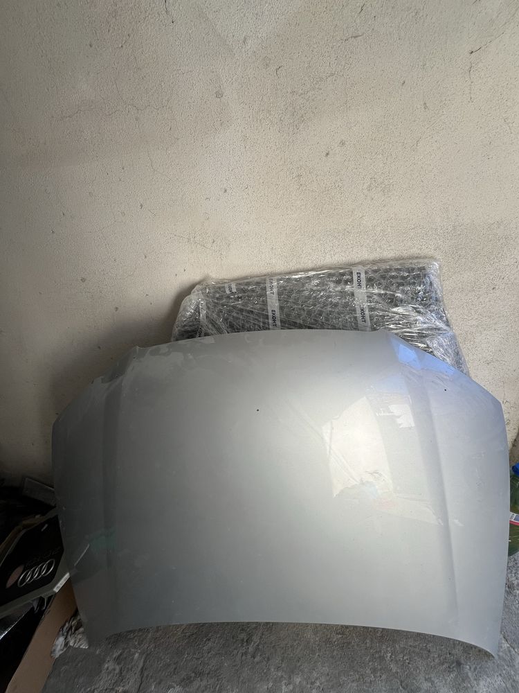 Капак Audi A3 8p 2/3 врати Малката решетка