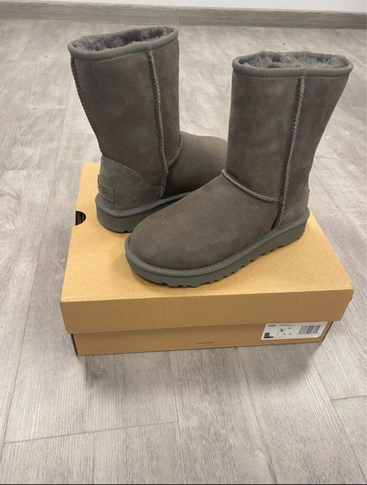 Cizme UGG Clasic Short II , marimea 36