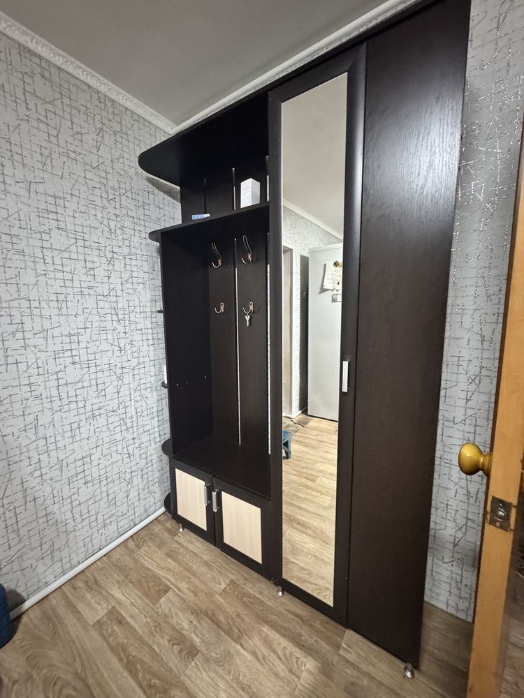 Продам шкаф в прихожую. Состояние б/у.