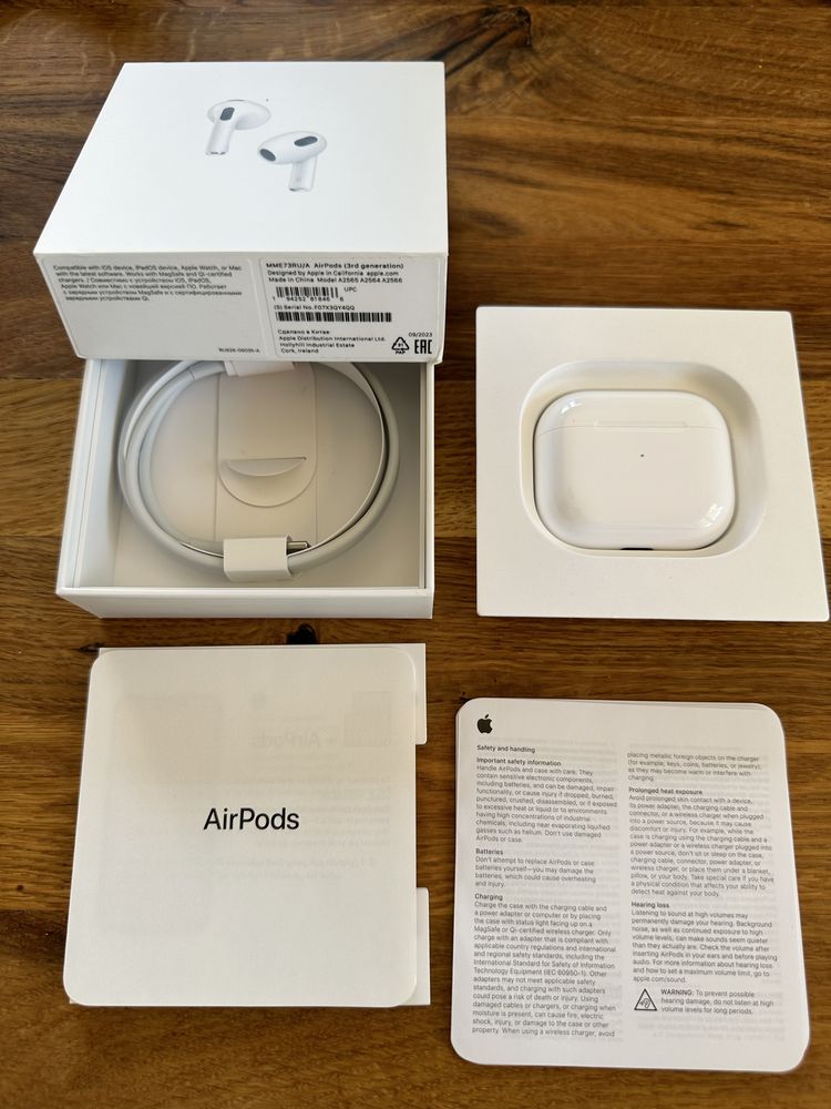 Слушалки AirPods (3rd generation MagSafe charging)