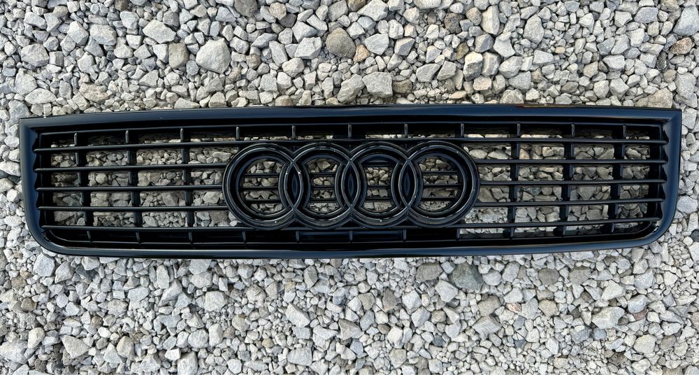 Оригинална решетка за Audi A4/ Ауди А4