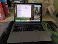 Macbook pro 2018 touch bar Intel i7/16gb ram/500gb ssd