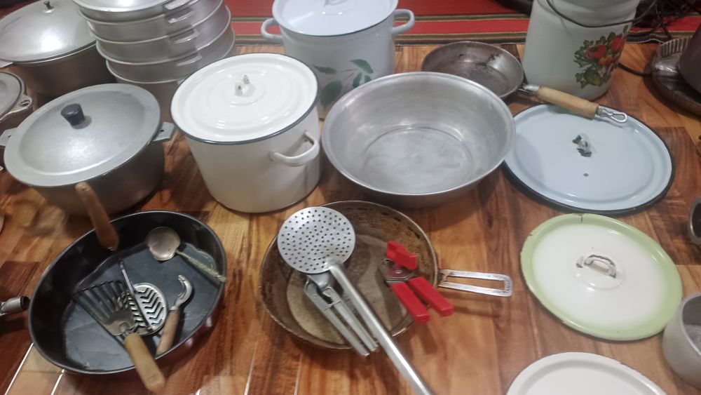 Продам кухонную утварь оптом не большой торг уместен