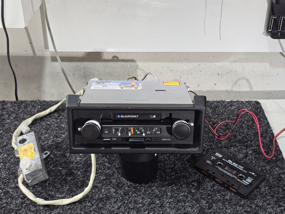 Radio casetofon BLAUPUNKT ESSEN CR stereo 455, retro mobil
