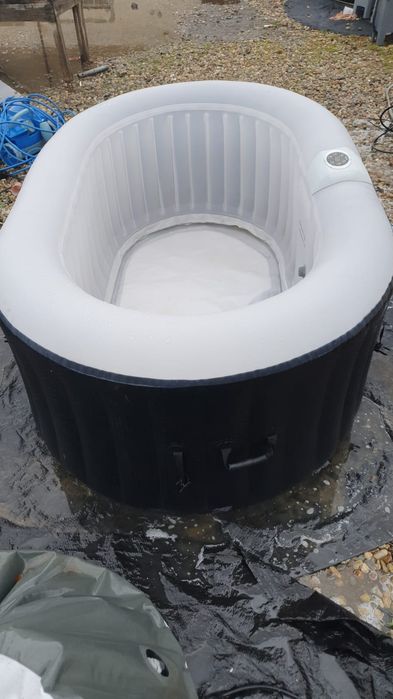 Jacuzzi gomflabil se umfla singur cu bule filtrare si incalzire incalz