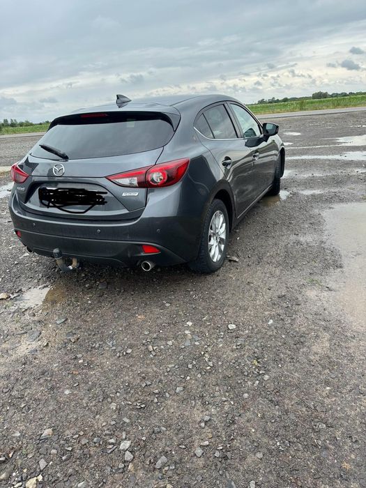 vând Mazda 3 2015