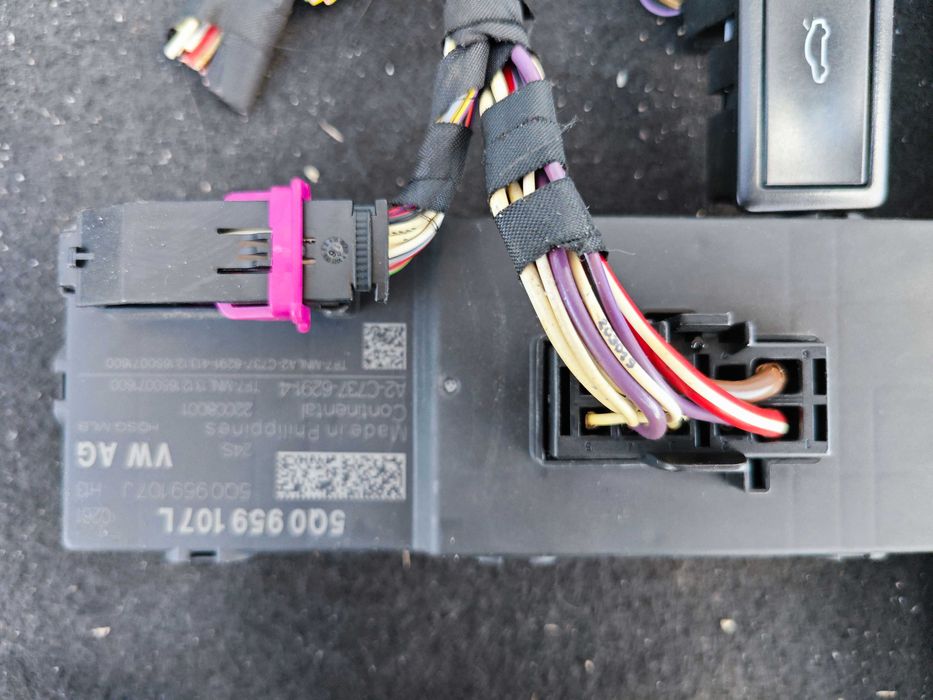 Електрически багажник VW Tiguan 2021 Комплект с копче и амортисьори