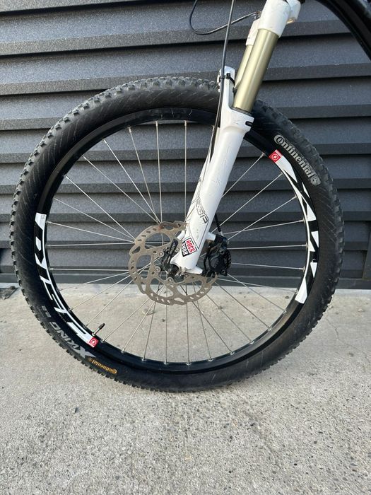 Vând bicicleta Mtb Wilier cadru carbon M