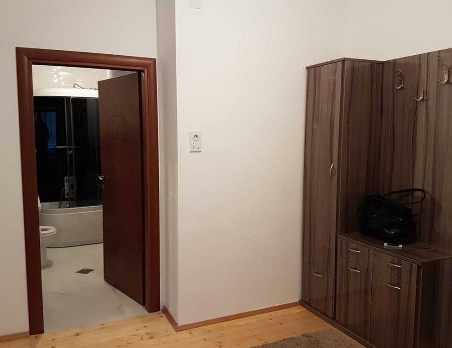 Дава се под наем Тристаен апартамент в Пловдив, Старият град - 90 кв.м за 382.5 € - Снимка #2