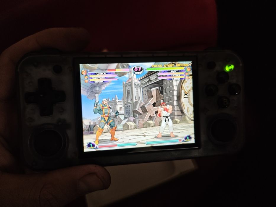 Ретро конзола игра anbernic rg35xx
Конзплата