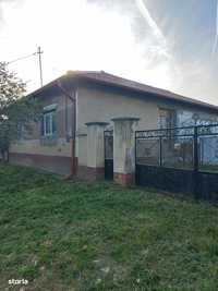 Casa si teren , judetul Arad, comuna Secusigiu