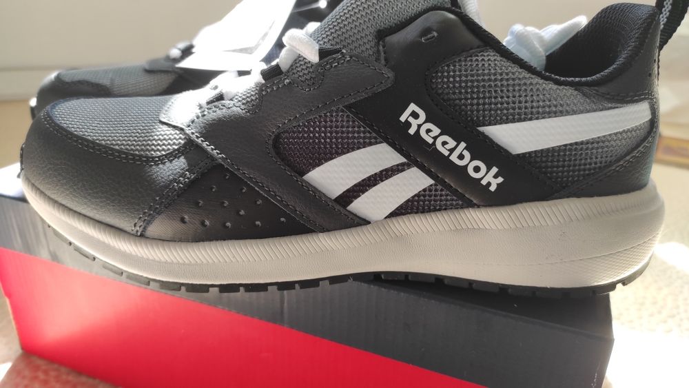 Нови оригинални дамски маратонки Reebok  номер 36