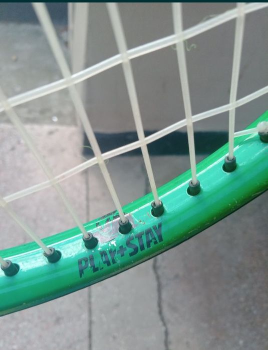 Racheta este originala , in stare foarte buna , mici urme folosinta ,