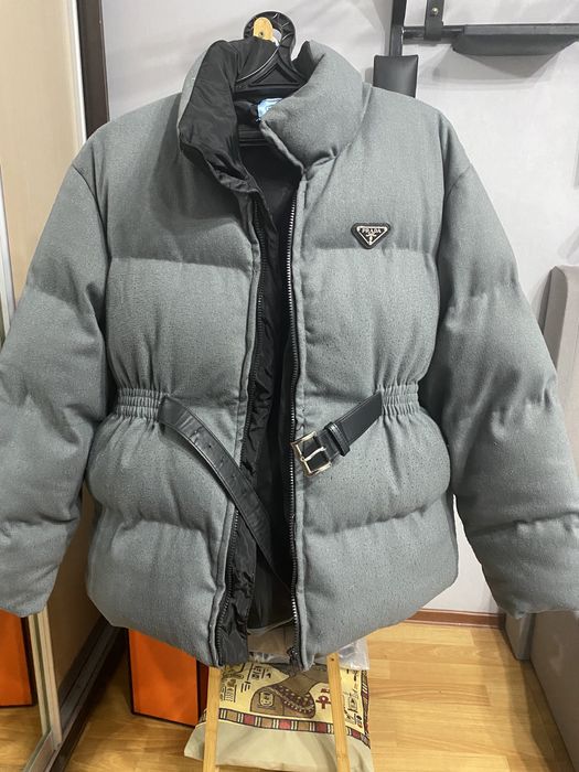 Продам женскую куртку