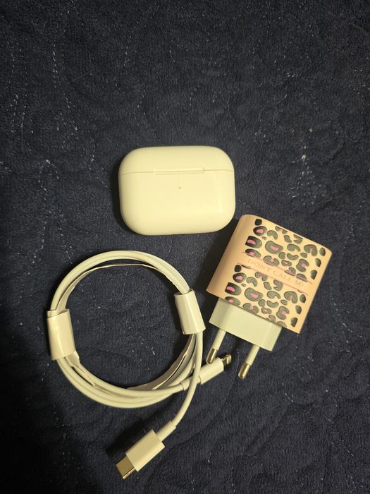 Apple AirPods Pro (1-го поколения)