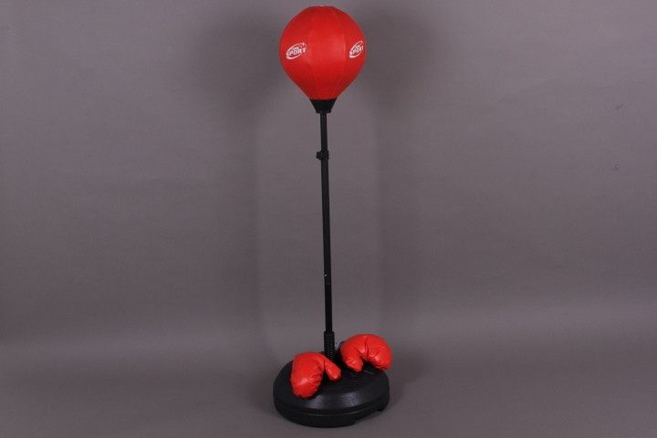 Боксова круша с регулируема височина  от 121см до 146см