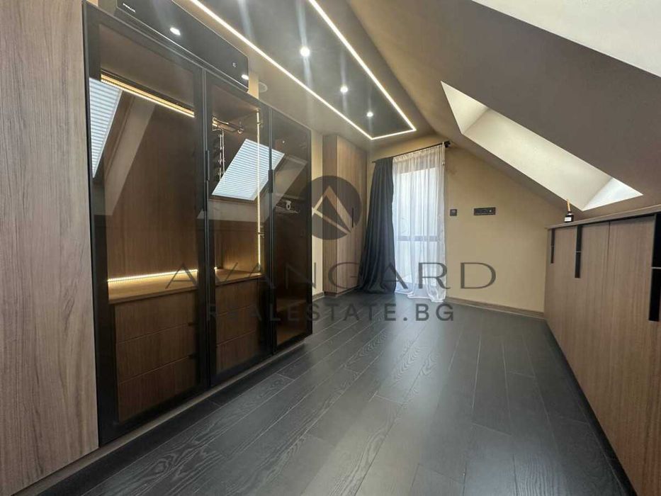 Продава се Тристаен апартамент в Пловдив, Център - 135 кв.м за 2660 €/кв.м - Снимка #5