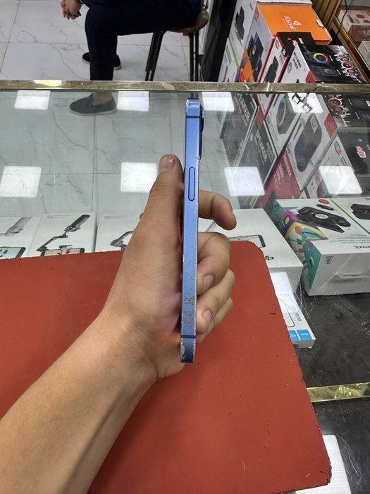 iPhone 13.128gb...