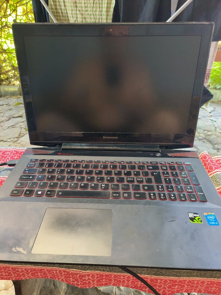 Lenovo y 50-70 procesor i5 video 4 gb