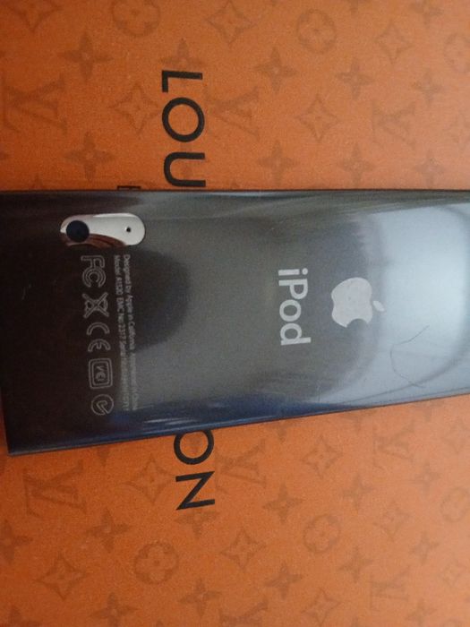 Assalom alekum Ipod Sotiladi holati yangidek tinniq ishlab turdibdi