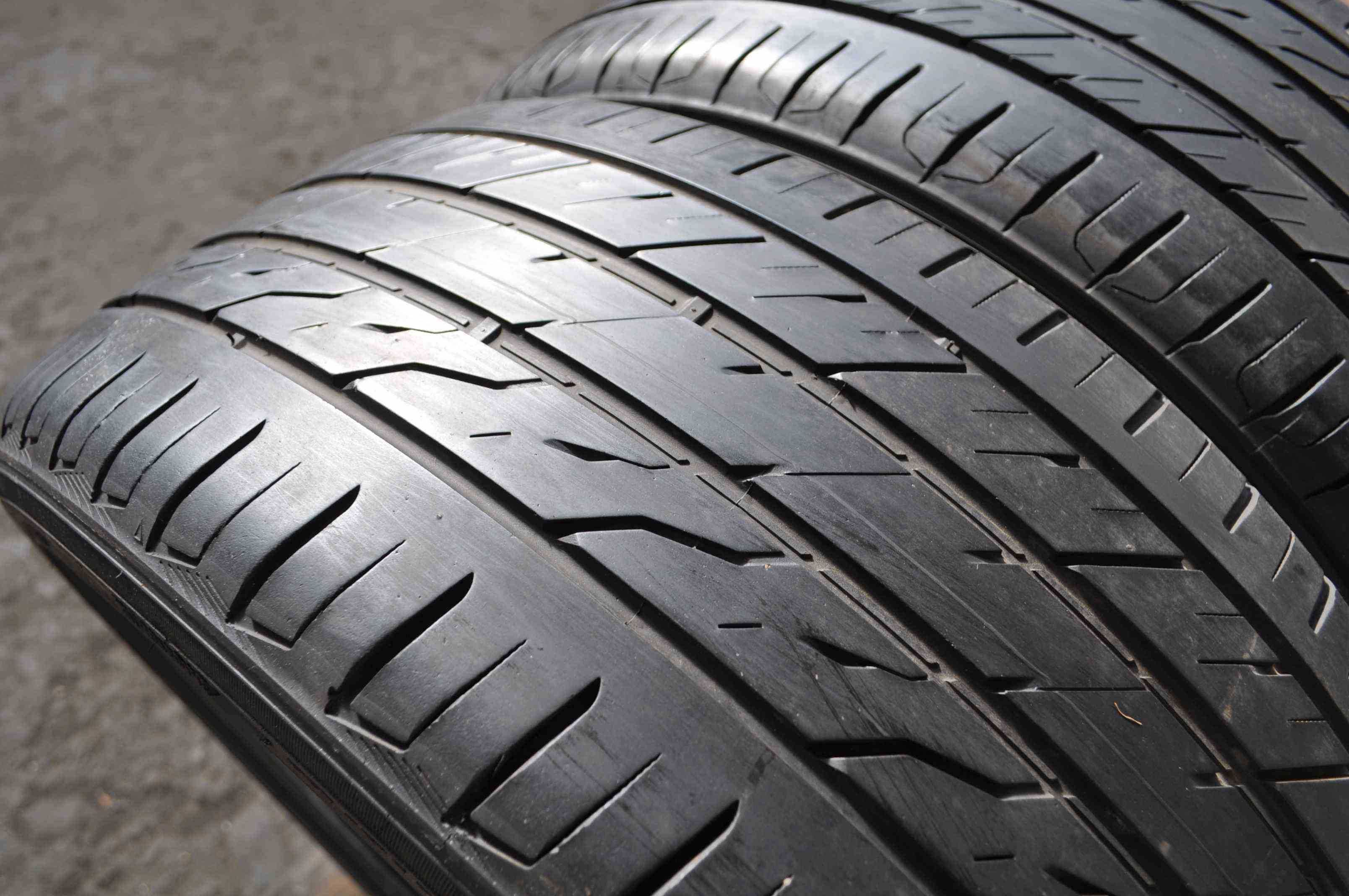 SET 2 Anvelope Vara 235/40 R19 LANDSAIL LS588 UHP 96W