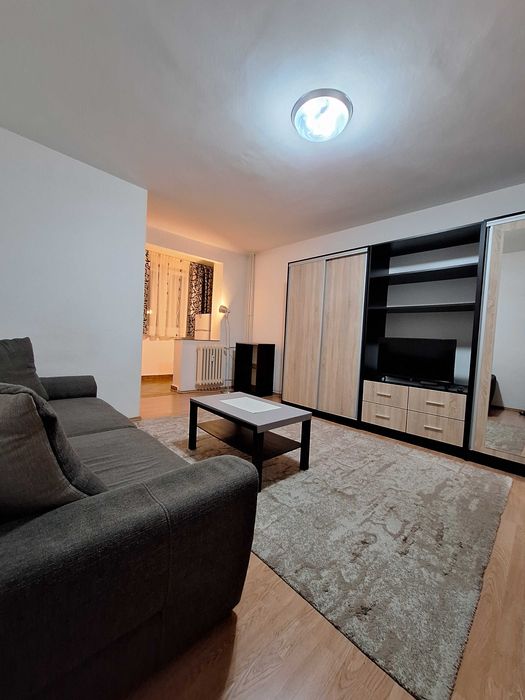 Garsoniera Titan - Metrou