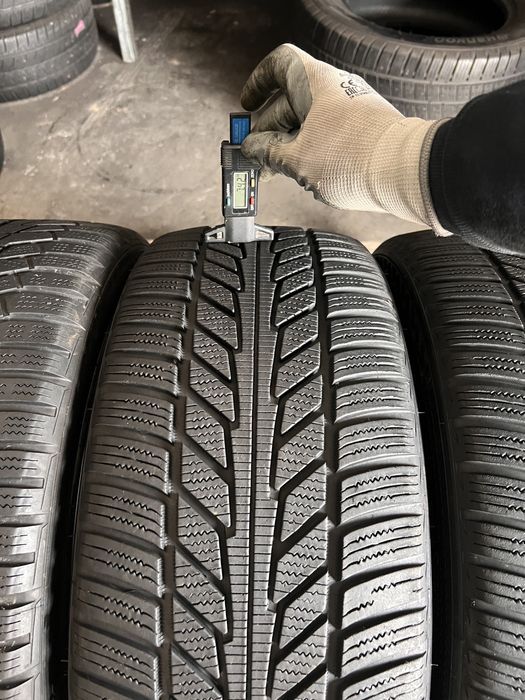 4 anvelope iarna 235/40/19 , hankook !