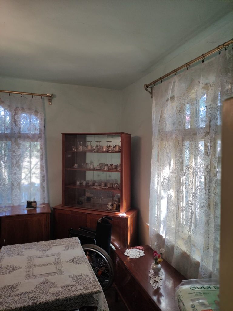Casa de vânzare plus spatiu comercial