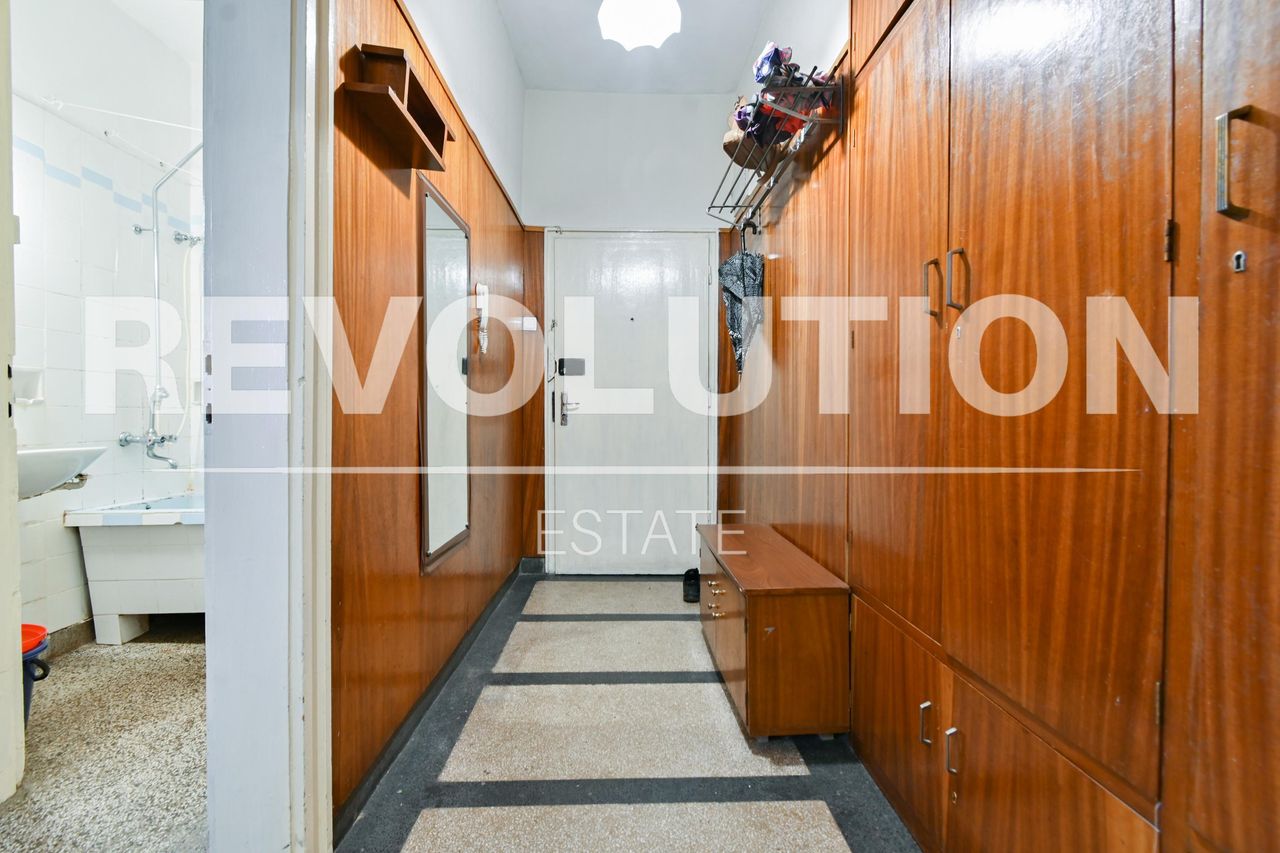 Продава се Тристаен апартамент в София, Център - 88 кв.м за 2955 €/кв.м - Снимка #12