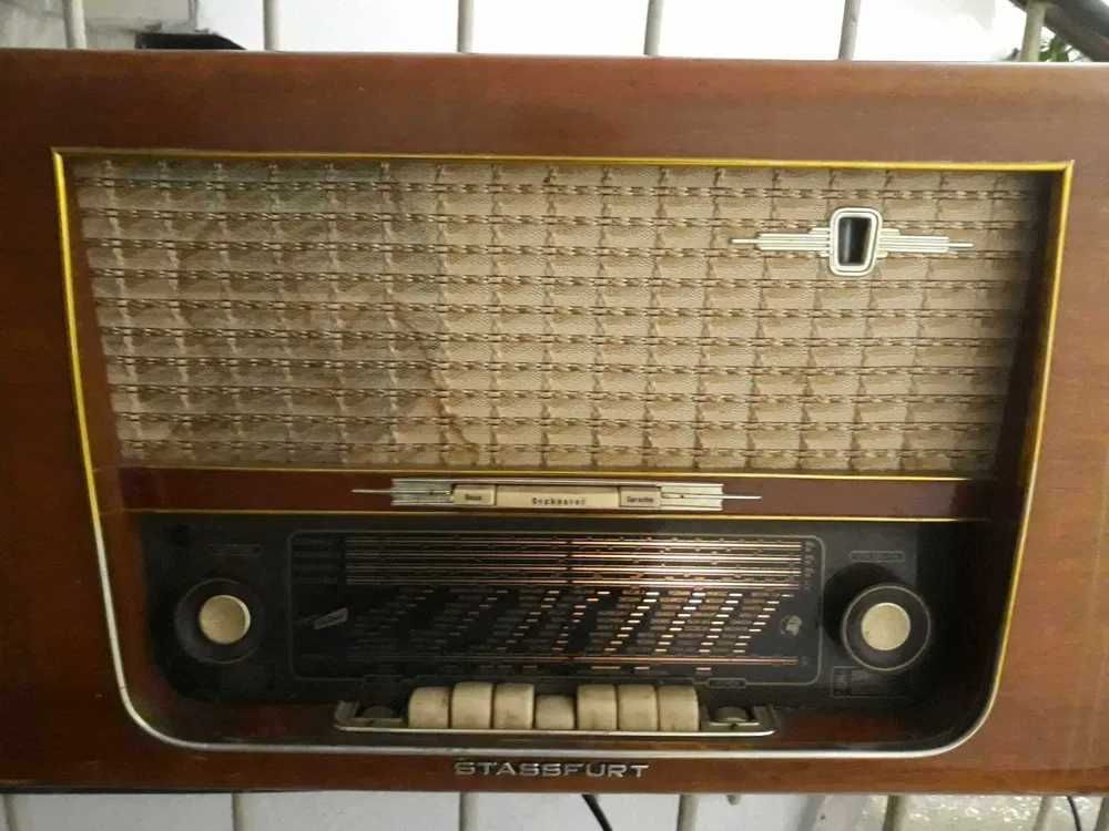 Radio pe lampi Stassfurt 600 ,functional.