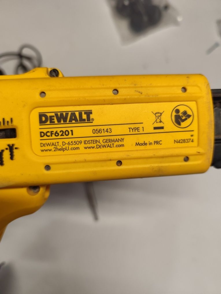 Безчетков акумулаторен винтоверт за гипсокартон Девалт DeWalt DCF620