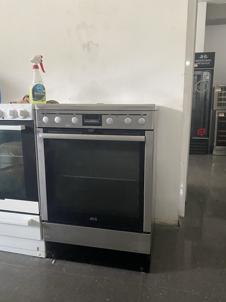 Свободностояща печка AEG