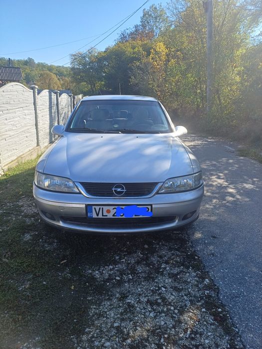 Vand sau schimb opel vectra b