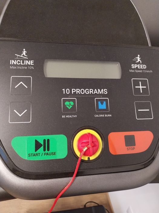Vând banda de alergat cumpărată noua acum 2 luni cu 3500 de lei