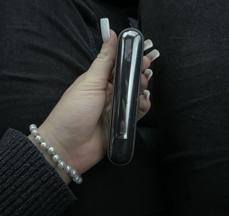Iqos iLuma , Negru