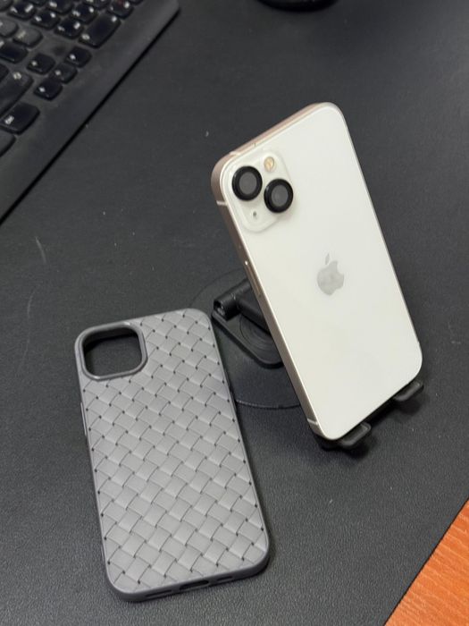 Apple 13 128 gb белого цвета
