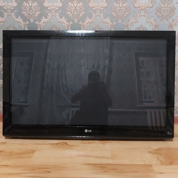 Телевизор LG диагональ 107мм