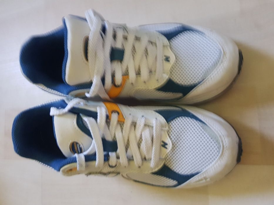 Adidasi Nike si New Balance