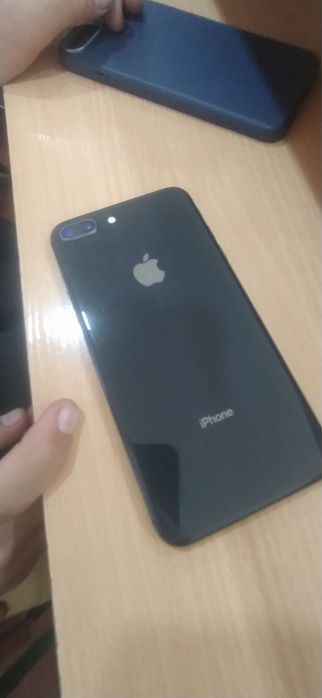Iphone 8+ 64 GB li