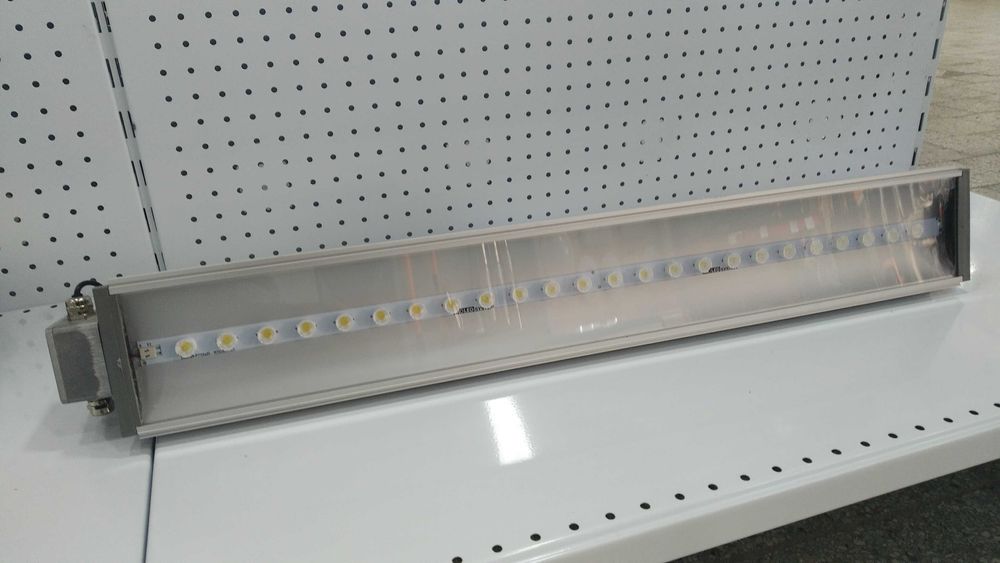Продам прожектор 90Вт