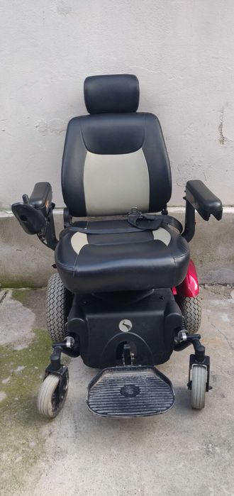 Carucior Electric pentru persoane cu dizabilitati Rascal