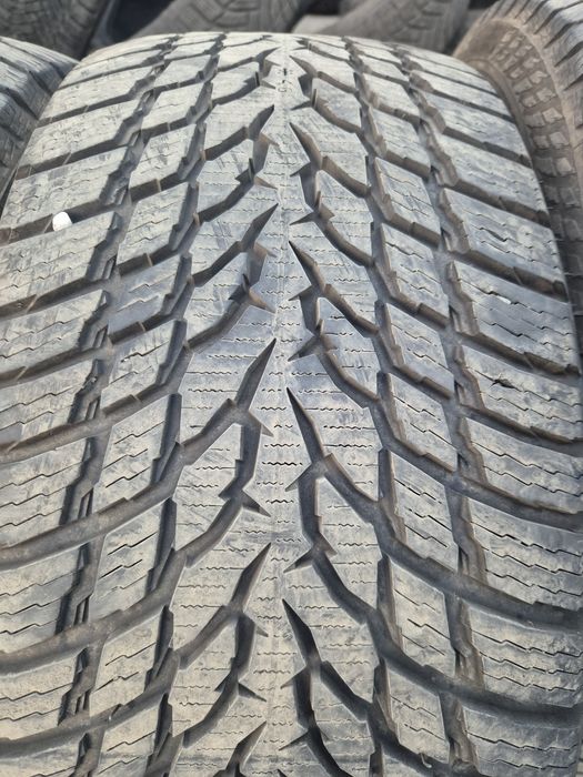 225 45 17 Nokian SnowProof  2023