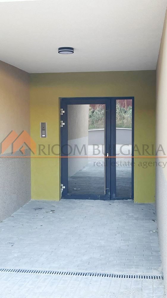 Продава се Двустаен апартамент в Варна, Виница - 78 кв.м за 1690 €/кв.м - Снимка #5
