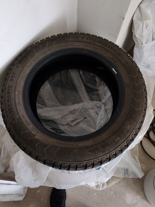 Продам резину 185/65/15 шипованные
