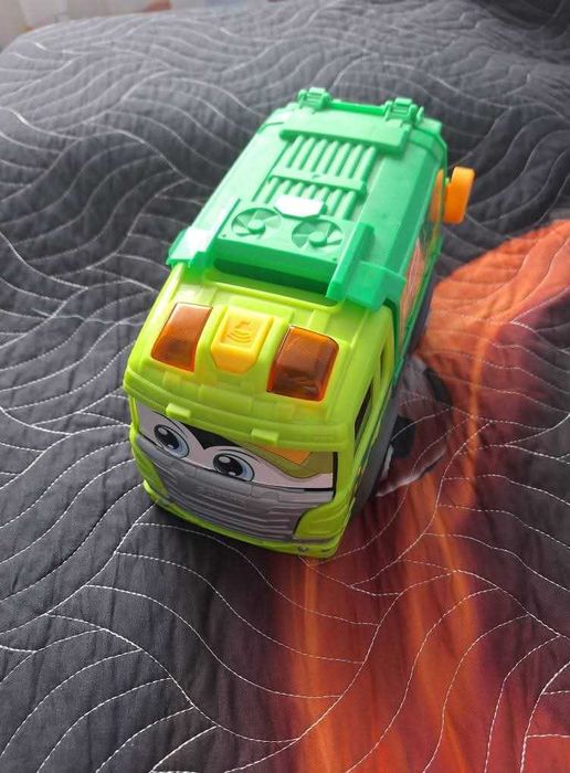 Masinua gunoi cu accesorii