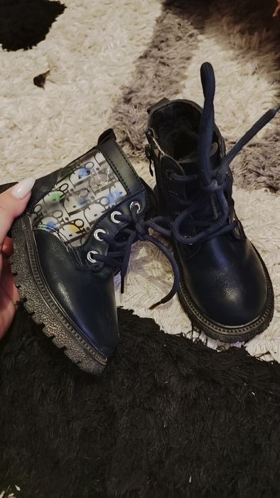 1-2 ай киілген екеуін 5мыңға бере салам розвый етік тап таза