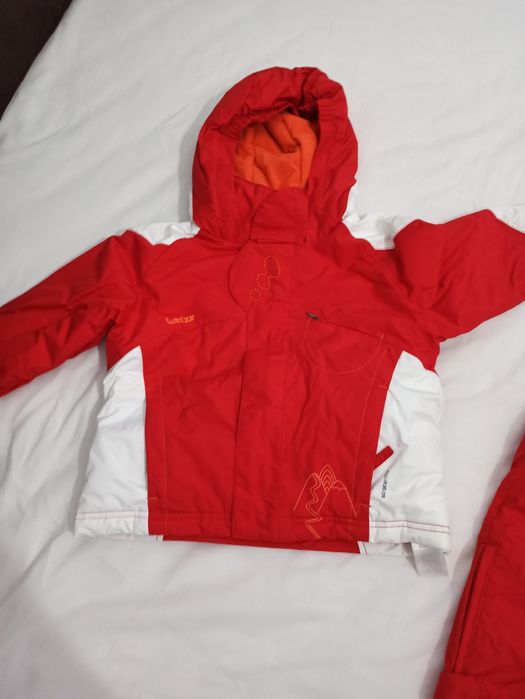 Costum pentru ski