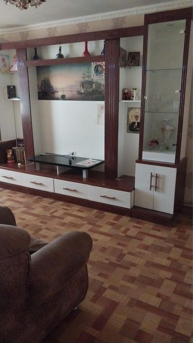 Стенка в отличном состоянии